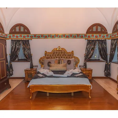 Otel Kervansaray Antique Çeşme
