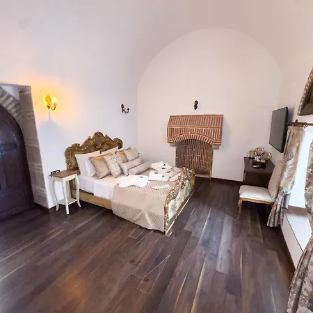 Kervansaray Antique Otel Çeşme